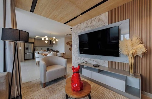 Laureles - Estadio Apartment | |EP| Spacious Apt in Laureles w/AC's, Views, Desk