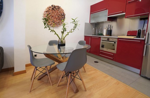 Golden Triangle of Art Apartment | Ephemeral House Madrid