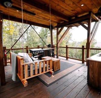 Ringgold House | Epic Lookout Tree House Tower Overlooking the Breathtaking North Georgia Appalachian Mountains, Ringgold