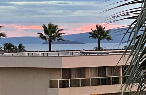 Kihei Apartment | ❤️EPIC PANORAMIC OCEAN VIEW⭐️RENOVATED-DUAL AC❤️OWNER MGMT🐳