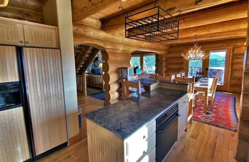 Bayfield Cabin | Epic Retreat on 37 acres with Mountain Views, Private Hot Tub, Pet Friendly
