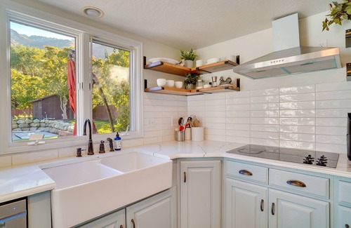 Sandy House | Epic Sandy Home w/ Heated Pool & Mountain Views!
