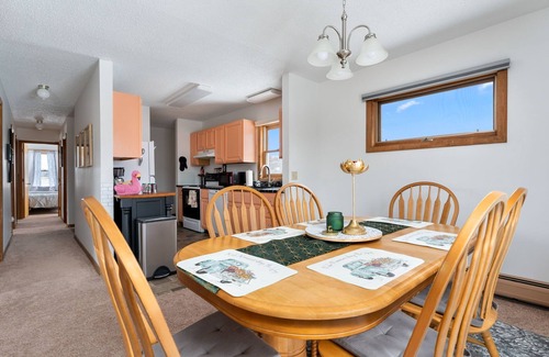 Eastern Vermont House | Epic View of Elmore Mountain - 20 min to Stowe