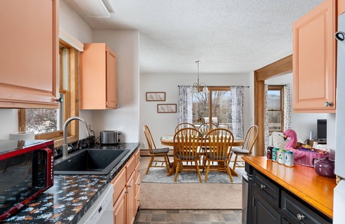 Eastern Vermont House | Epic View of Elmore Mountain - 20 min to Stowe