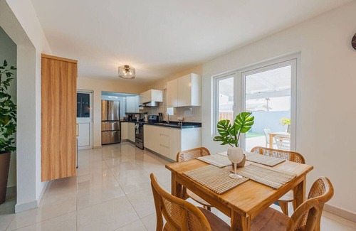 Paradera House | Epic Views! 2BR House w/Pool, BBQ, Outdoor Dining by AtMonchi