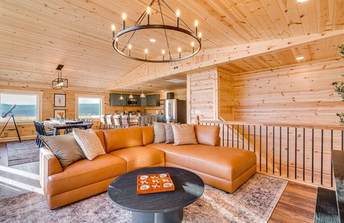 Shenandoah Cabin | Epic Views - Pickleball - HotTub - Firepit - Shenandoah National Park!