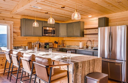Shenandoah Cabin | Epic Views - Pickleball - HotTub - Firepit - Shenandoah National Park!