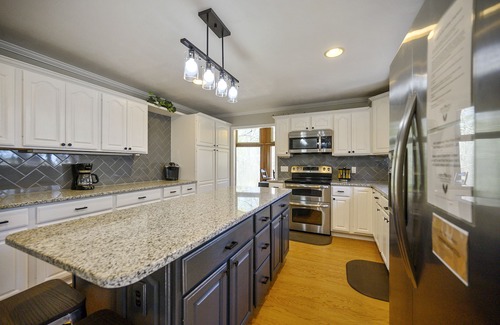 Broken Bow House | Epic Water View 4,100 sq ft 6 Bedrooms with Game Room & Fire Pit