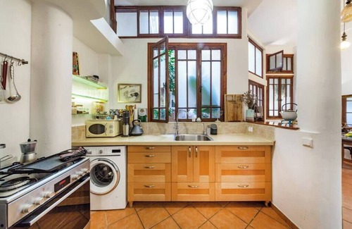 Kerem HaTeimanim Apartment | EPONA - Banana Beachfront - 70 SQM