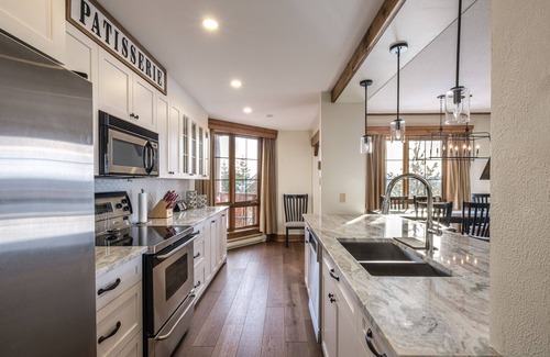 Mont-Tremblant Condo | Equinox Condo | On-Resort Luxury | Direct Ski Access | Stunning View/Tremblant Living