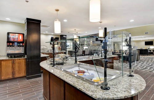 Mount Juliet Condo | Equipped Queen Suite | Free Breakfast, Seasonal Outdoor Pool + Gym