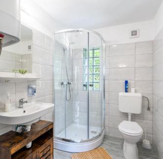 Magyarhertelend Apartment | Erdőszéli Házikó szaunával és jakuzzival
