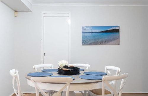 Old Erowal Bay House | Erowal Bay Retreat Alfresco Dining Serenity
