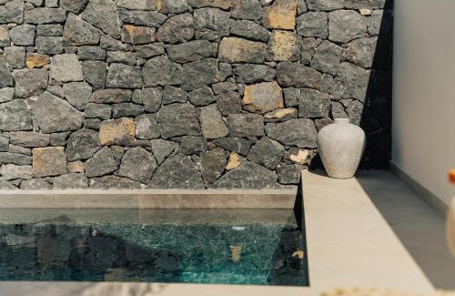 Messaria Villa | Erthā Suites with private pools