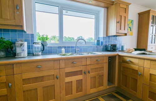 Beaumaris Cottage | Eryri - a cottage that sleeps 8 guests in 4 bedrooms