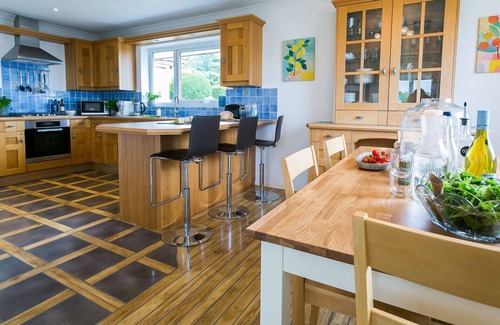 Beaumaris Cottage | Eryri - a cottage that sleeps 8 guests in 4 bedrooms