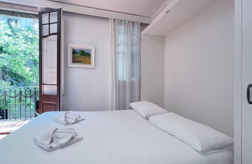 El Camp de l'Arpa del Clot Apartment | 84 m² Apartment ∙ 2 bedrooms ∙ 6 guests