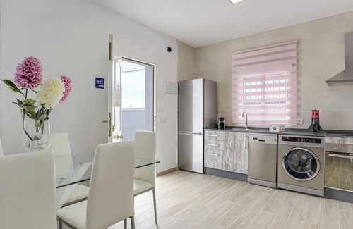 San Ambrosio House | Chalet Casa Caramelo with Mountain View, Wi-Fi, Pool, Garden & Terrace