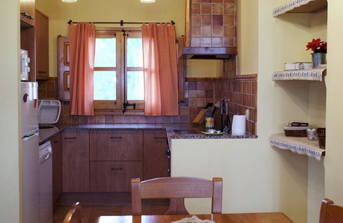 Maians Cottage | Cottage in Maians with Pool and Garden