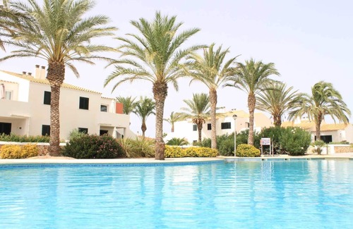 Son Blanc Apartment | House with private garden, swimming pool and tennis paddle