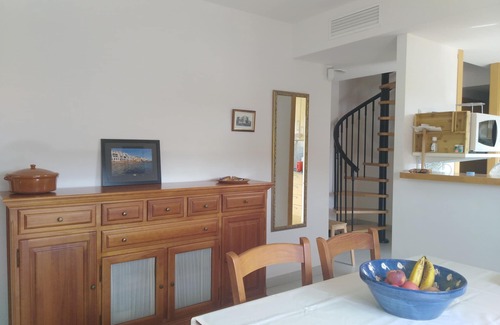 L'Escala Apartment | Escala Duplex 8 P in a luxury residence! Swimming pool, BBQ, games, parking, airco