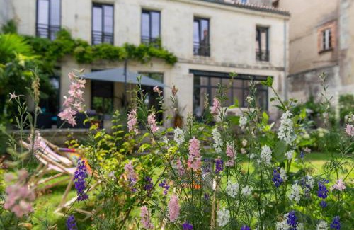 La Rochelle City Centre House | Escale Rochelaise, gîte urbain avec SPA bain nordique et sauna tonneau
