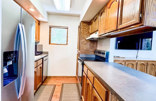 Beaver Cabin | Escape into Nature - Cozy Beaver Cabin by Eagle Point Ski Resort & Puffer Lake