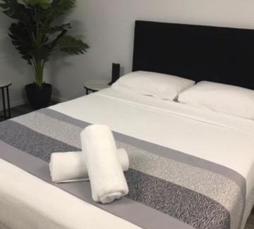 Cairns Central Business District Hotel | Escape On Lake