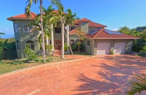 IronShore Estates House | Escape-Relax-Repeat Morris Home Resorts