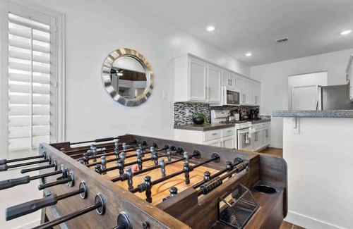 North Las Vegas House | Escape the City in a Serene 5BR Home w/BNEW Pool