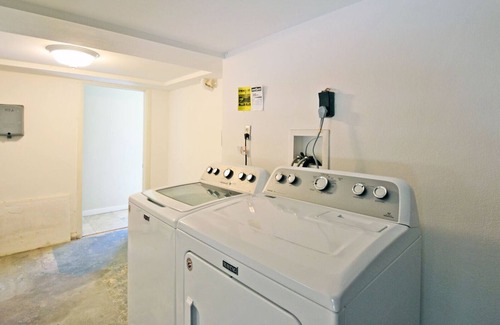 Whitney Beach Condo | Escape to a Beach Oasis with Pool and Perfectly Located on Anna Maria Island