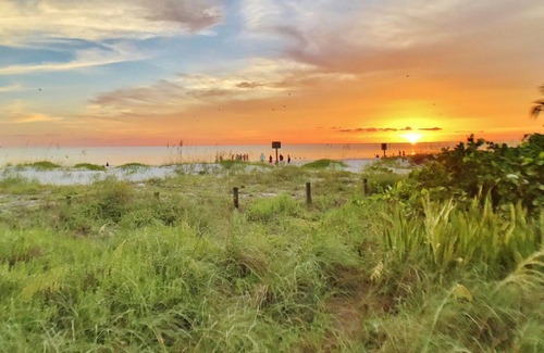 Whitney Beach Condo | Escape to a Beach Oasis with Pool and Perfectly Located on Anna Maria Island