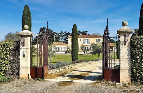 Aureille House | Escape to a peaceful vacation villa in the Alpilles in the middle of a large, landscaped garden.
