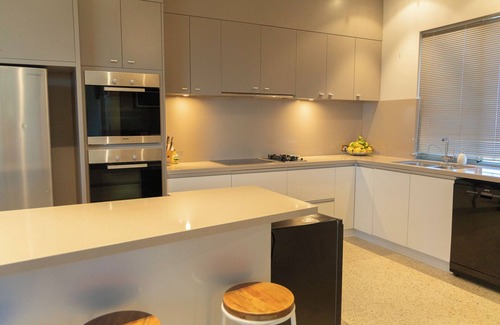 West Busselton House | Escape to Kings Cabin for laid-back coastal living and stunning ocean views.