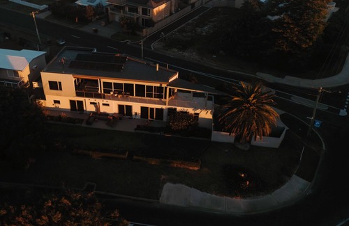 West Busselton House | Escape to Kings Cabin for laid-back coastal living and stunning ocean views.
