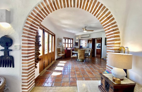 Conchas Chinas Villa | ESCAPE to MEXICO - LOW RATES Small Villa Ocean Views, Private Pool w Terrace