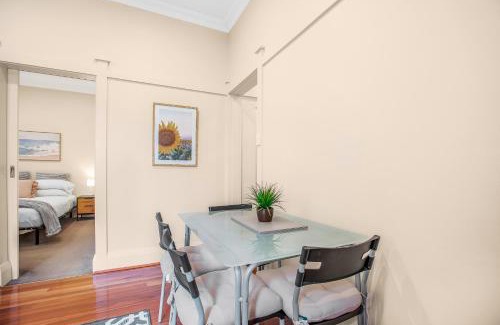 Neutral Bay Apartment | Escape To Neutral Bay -Perfect Home Away From Home