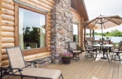 Franklin Cabin | Escape to Paradise at this amazingl log home, rural setting. on a 37 acre farm