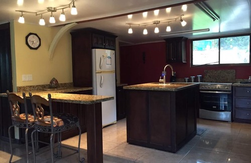 Daniel Flores House | Escape to Paradise & Enjoy every moment!