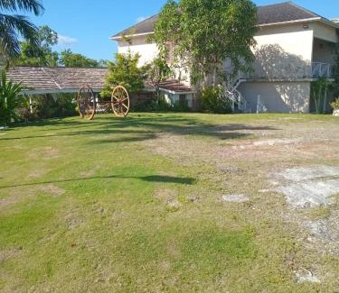 Negril Villa | Escape to ParakeetHill B&B