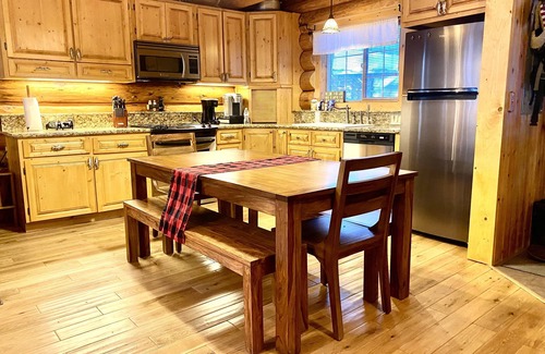 Enterprise House | Escape to Rustic Bliss: Unwind in Our Wallowa Lake Log Cabin