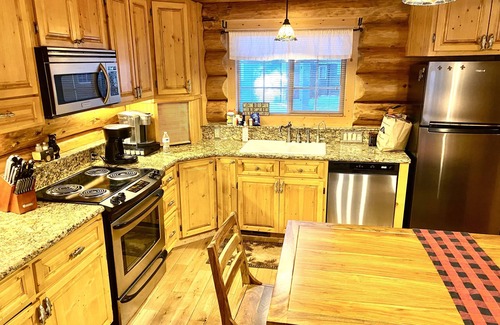 Enterprise House | Escape to Rustic Bliss: Unwind in Our Wallowa Lake Log Cabin