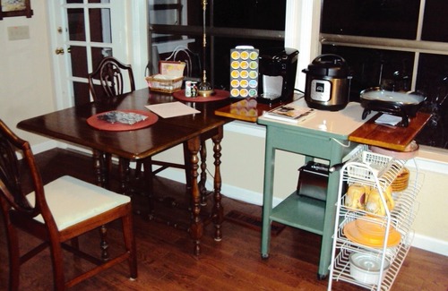 Monterey Apartment | ESCAPE TO SERENITY & SAVE