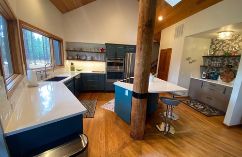 Black Butte Ranch House | Escape to the 15th Fairway Retreat