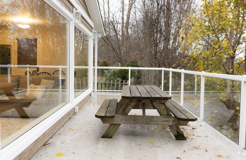 Southampton Cottage | Escape to the cottage by the water in South Hampton. Explore and unwind.