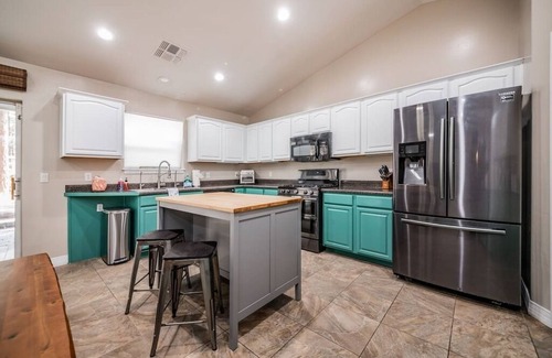 Flagstaff House | Escape to the forest at our Alpine Family Retreat(Small pet-friendly)