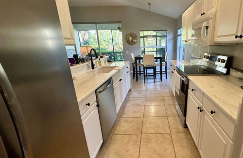 Fort Myers Villa | Escape to the Gated Colonial Country Club