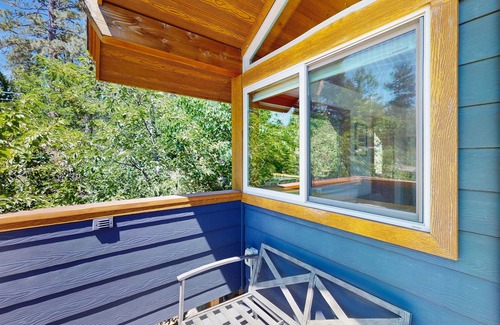 Idyllwild House | Escape to the Ultimate Mountain Retreat in Idyllwild: Stunning Views, Cozy Vibes
