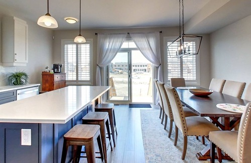 The Blue Mountains House | Escape with Views of Blue Mountain