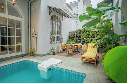 Gauravaddo Villa | Esh Cottages Birch | Hillside 4-BHK Hideaway With Lush Garden, Common Pool, & Gaming Zone
